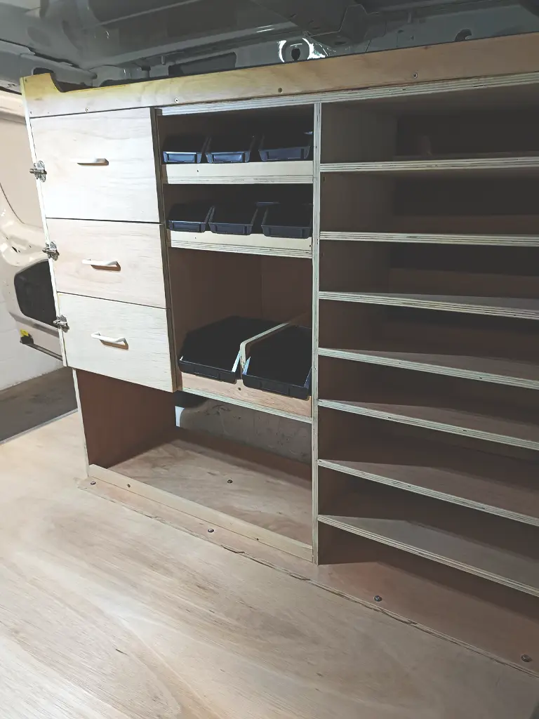 aménagement habillage bois pour véhicule professionnel Beauvais Compiègne utilitaire Oise